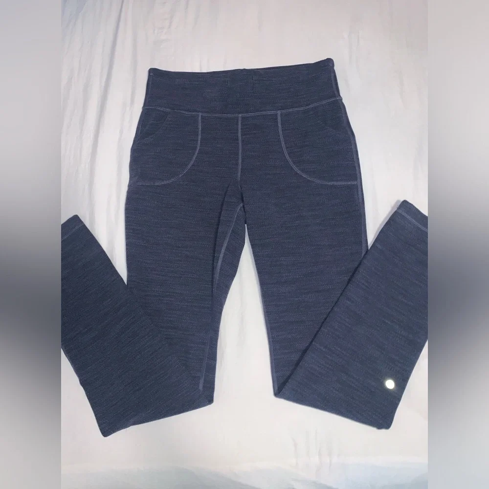 brand new with‎ no tags lululemon size 10 purple skinny will pant!